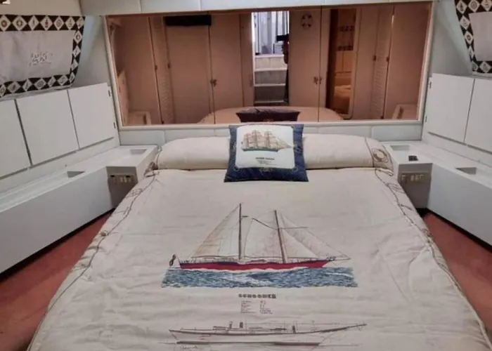 Úszó hotel Barco Barcelona